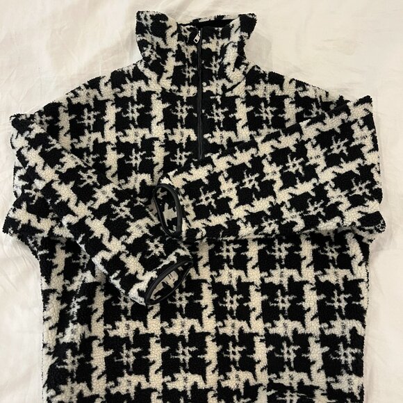 Brunette The Label Oversized 1/2 Zip Sherpa Sweater Houndstooth fleece pullover - Picture 2 of 5